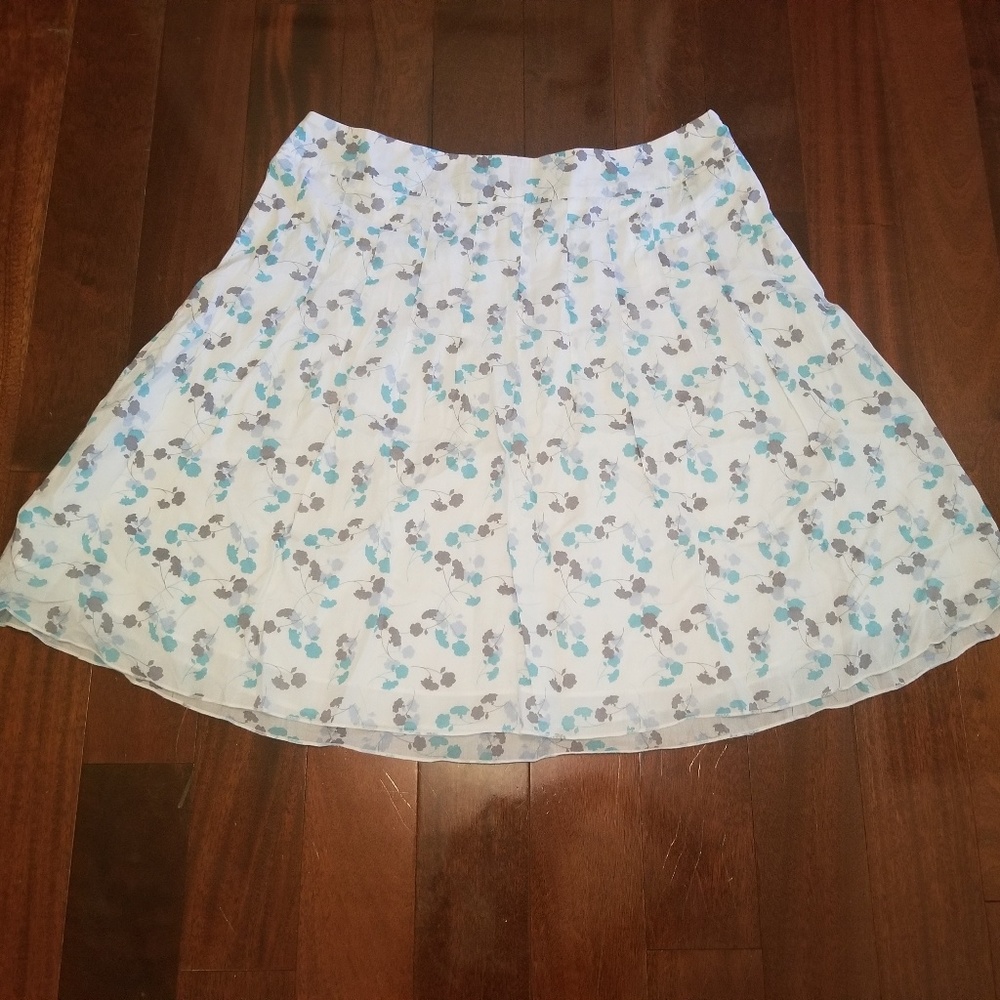 Flowy skirt